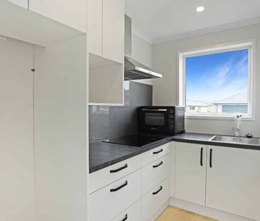 Short Term Tenancy & Water Included! - Photo 1