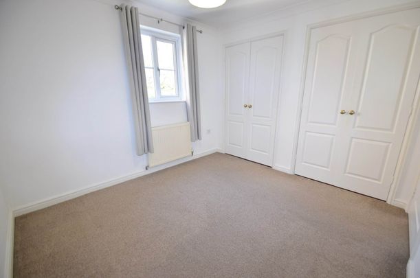 Defiant Road, Norwich - Photo 1