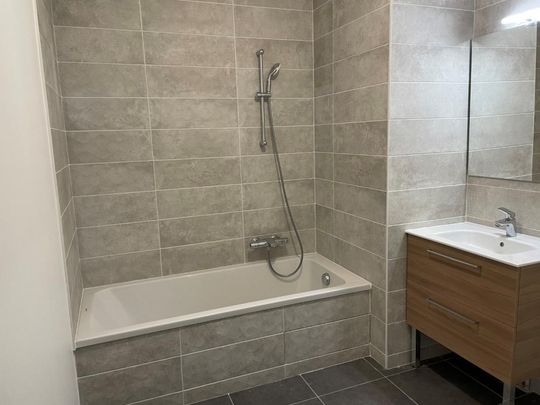 Location Appartement 3 pièces 58m² THONON LES BAINS 74200 - Photo 1