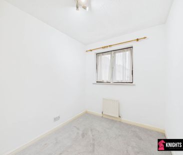 Price £1,500 pcm - Available Now - Unfurnished - Photo 4