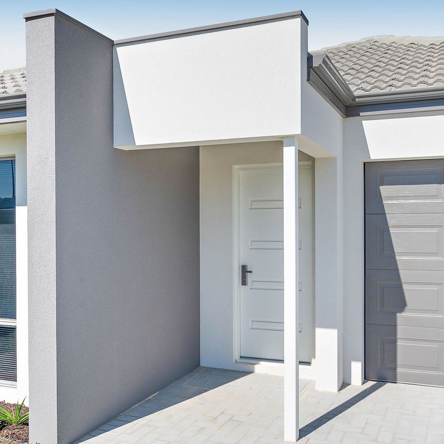 Super Fresh and near New 4x2x2 &ast;&ast; Open 17&sol;04&sol;25 4pm to 4&period;30pm&ast;&ast; - Photo 1