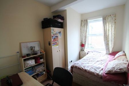 4 Bed - Outstanding 4 Bed Property, Crookes - Photo 4