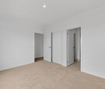 2 Jandakot Walk, Point Cook VIC 3030 - House For Rent | Domain - Photo 2