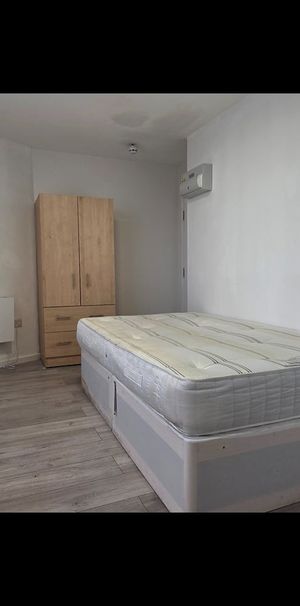 Studio Flat, High Level Drive, SE26 - Photo 1