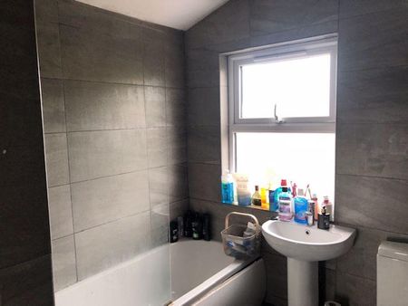 4 bedroom house share to rent - Photo 4