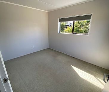 Charming 1 Bedroom Cottage in Egmont Village - Photo 5