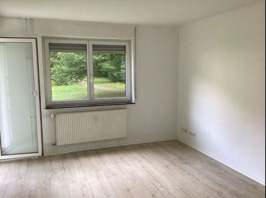 Ab sofort frei: Helle 2-Zimmerwohnung mit Balkon - Foto 1