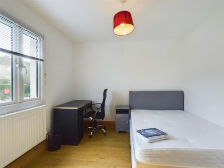 Staplefield Drive, Brighton - Photo 3