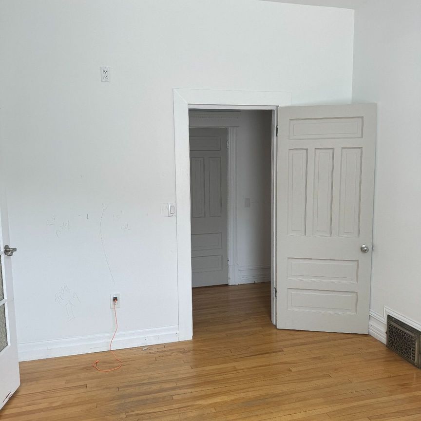 484A Gladstone Avenue Ottawa ON K1R 5N8 - Photo 1