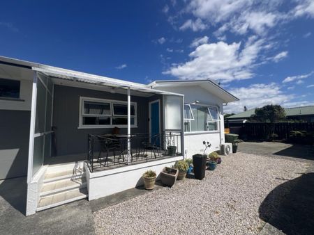 EASY CARE LIVING - Photo 2