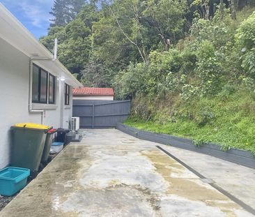 Family Living - Photo 6