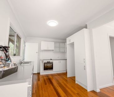 3 BEDROOM RENOVATED HOME - Photo 2