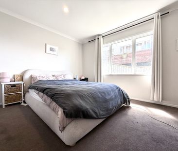 4 Bedroom Home in Newlands - Photo 6