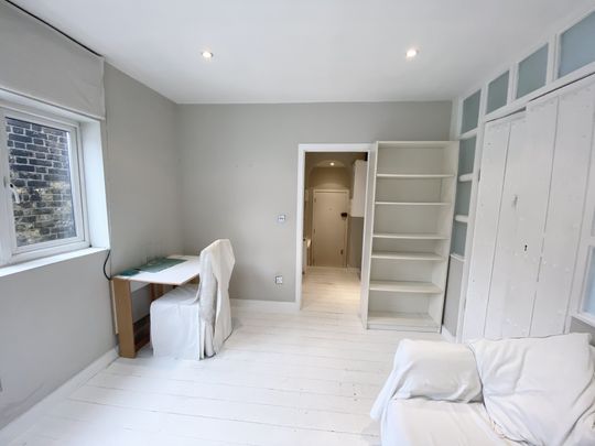 Bramham Gardens, London, SW5 flat to rent - Photo 1