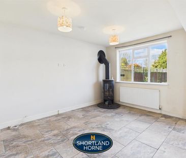 4 bedroom detached house to rent - Photo 1