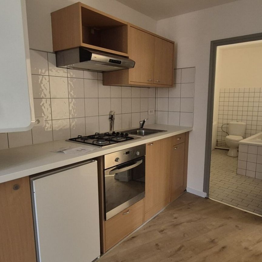 Location Appartement 38m² VALENCIENNES 59300 - Photo 1