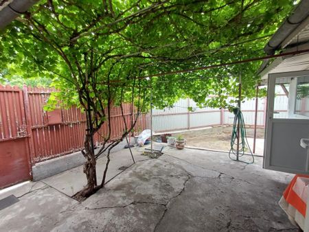 3 camere la curte - centrala termica - Baicului - str. Fraul - Fotografie 3