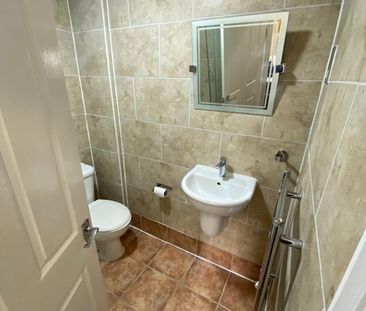 Room in a Shared House, Devonport Road, W12 - Photo 5