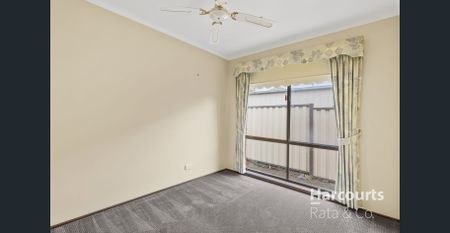 Spacious 4-Bedroom Home with Pool in Craigieburn - Photo 2