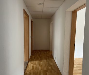 Sonnige Balkonwohnung, unweit der Königsheide ***Laminat***Badewann... - Foto 2