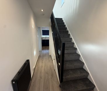 North Carr Croft, Huddersfield - Photo 5