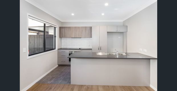 A New Standard of Suburban Sophistication - Photo 1