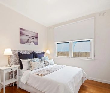 3 BEDROOMS PLUS A BUNGALOW | FAMILY WARMTH AND COMFORT! - Photo 3