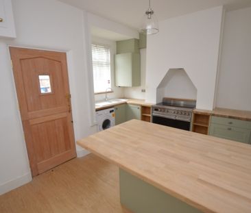 2 Bedroom Terraced House - Photo 3