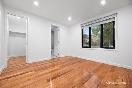 1/8 Fyfe Avenue, RINGWOOD - Photo 2