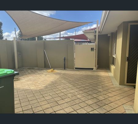 Unit 2/2 Vaughan St, Dianella, WA 6059 - Photo 3