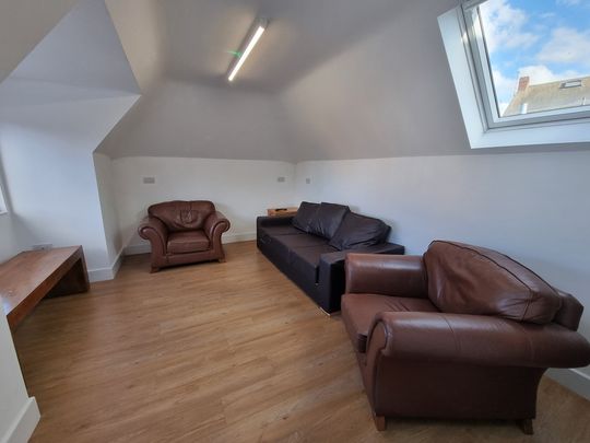 6 Bed Student Accommodation - Photo 1