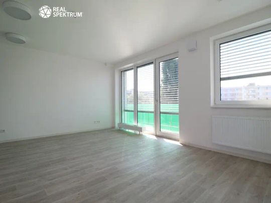 Byt 1+kk s balkonem na pronájem, 42 m - Fotografie 1