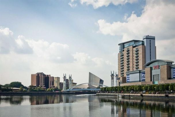 Imperial Point, Salford Quays, Salford - Photo 1