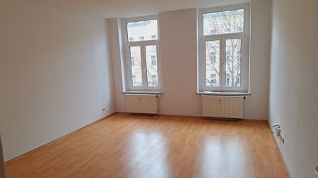 WG Aufgepasst!! - 2 gleiche Zimmer und Gemeinschaftsküche mit Balkon - Photo 2