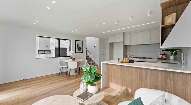 Modern, Light-Filled Home in a Prime Location - Photo 1