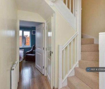 3 bedroom end of terrace house to rent - Photo 4