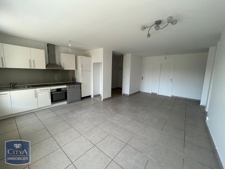 Location Appartement 4 pièces 82m² BRON 69500 - Photo 3