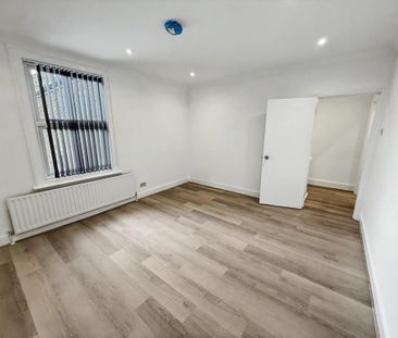 2 bedroom maisonette to rent - Photo 4