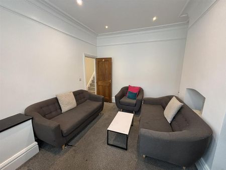 6 bedroom private hall to rent - Photo 3