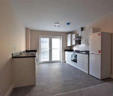 2 bedroom flat to rent - Photo 2