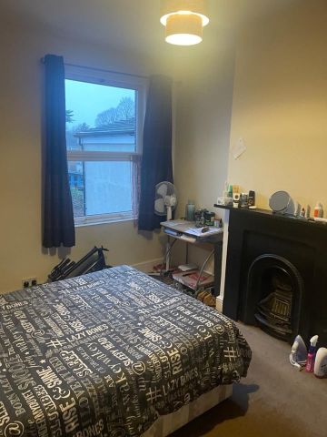 Room in a Shared House, College Road, RG6 - Photo 4