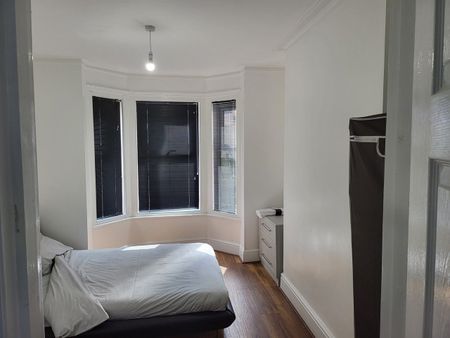 1 Bed Flat, Salisbury Road, RG30 - Photo 3