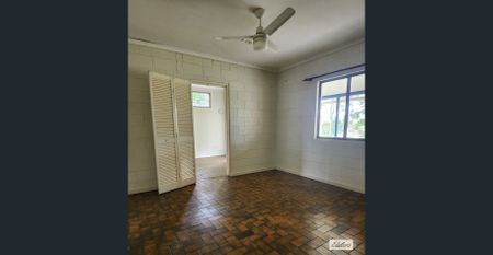 Neat and Tidy 2 bedroom home with rumpus - Photo 5