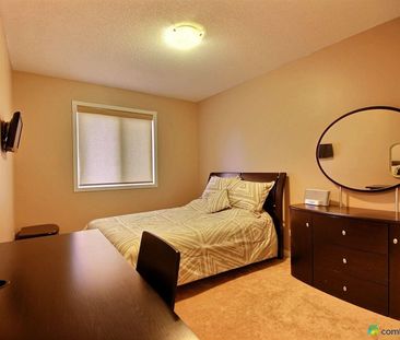 For Lease - 226 Lamplighters Drive, Barrhaven, Ontario - Photo 2