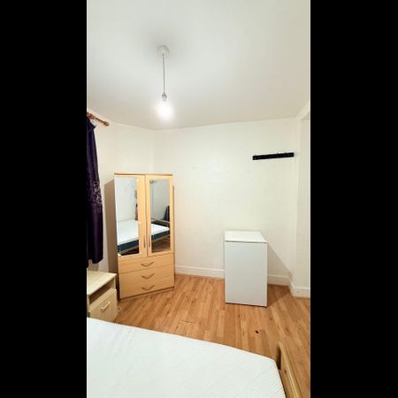 Room in a Shared House, Handsworth Road, N17 - Photo 4