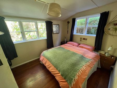 3 Bedroom, furnished character home Karori - Photo 2