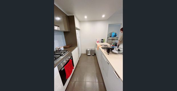 Fully Furnished-apartment. Closed to east village, bus station, Super convenient location. GYM& SWIMMING POOL - Photo 1