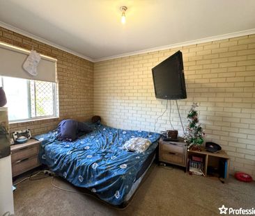 BLUFF POINT EASY LIVING! - Photo 2