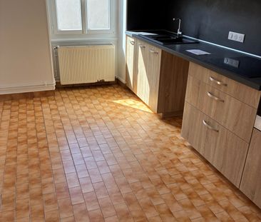 Location Appartement 2 pièces 42m² LE COTEAU 42120 - Photo 2