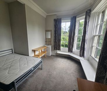 4 Bed - Flat 3, 1 North Grange Road, Headingley, Leeds - LS6 2BR - Student - Photo 1